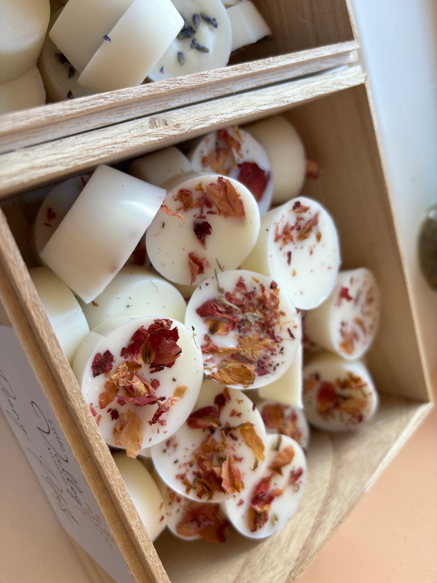 Peony petals wax melts