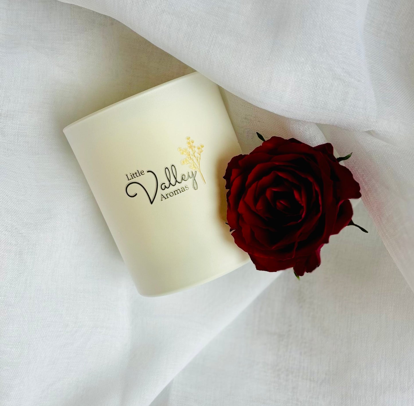 Velvet Rose & Oudh Soy Wax Candle - Christmas edition