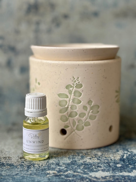 Unwind essential oil blend